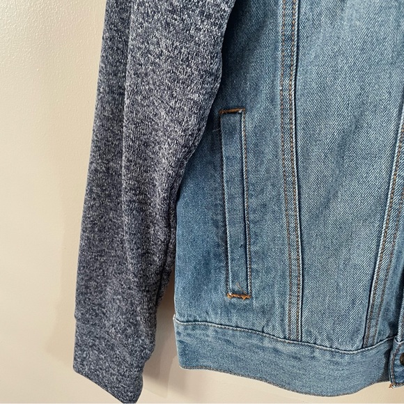 Aeropostale Men’s Light-washed Denim Hoodie (size: S) - Picture 4 of 8